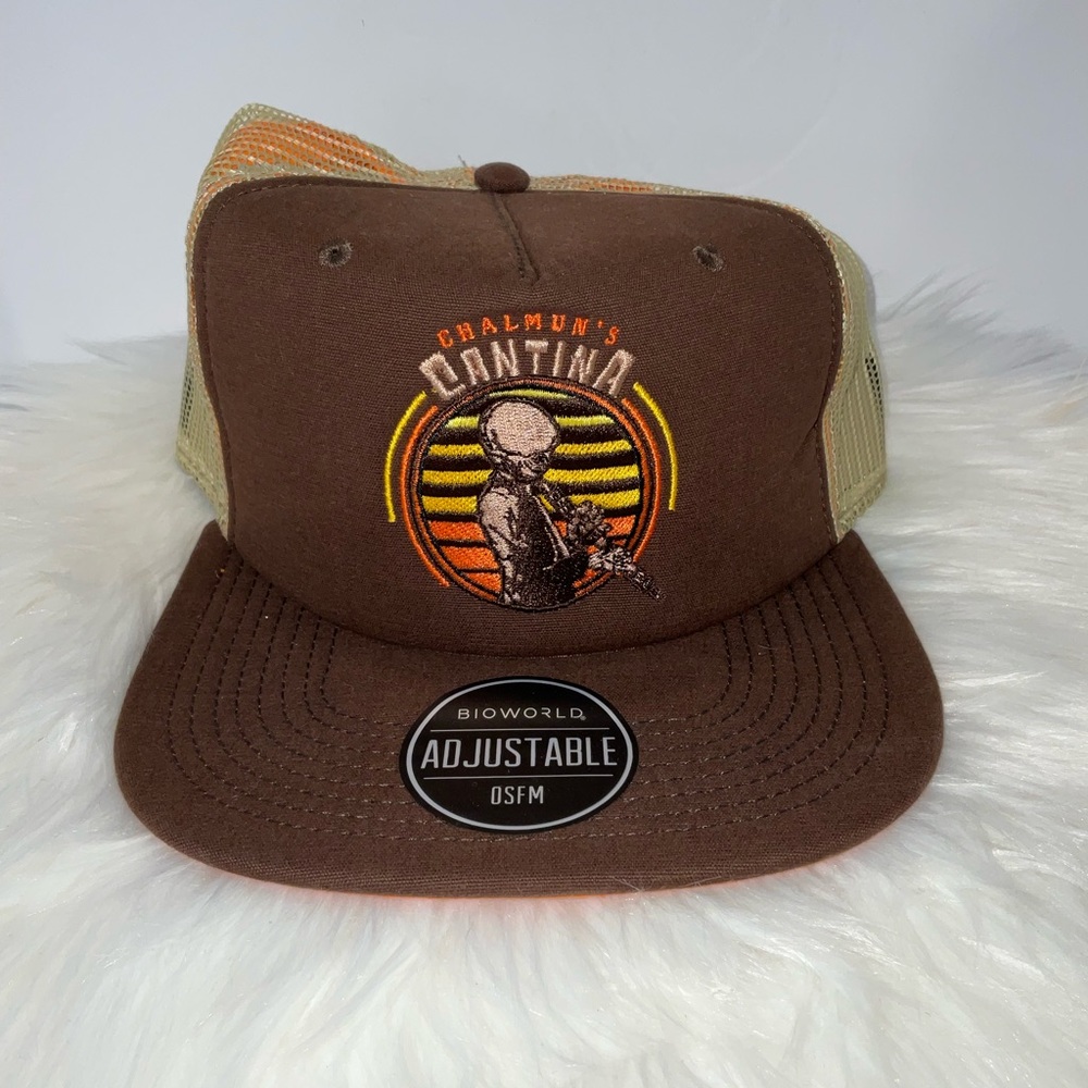 NWT STAR WARS CANTINA TRUCKER HAT SNAPBACK